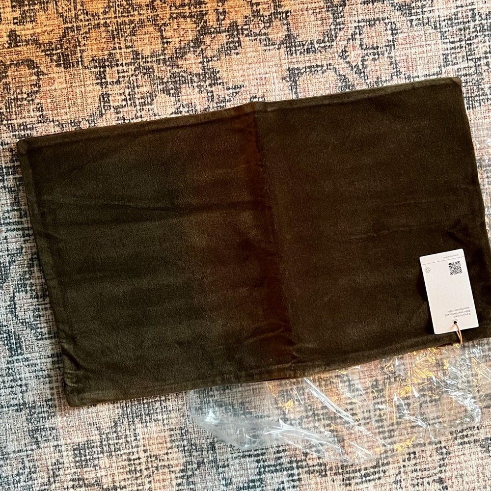 NEW QUINCE VELVET OLIVE PILLOW COVER 12x20